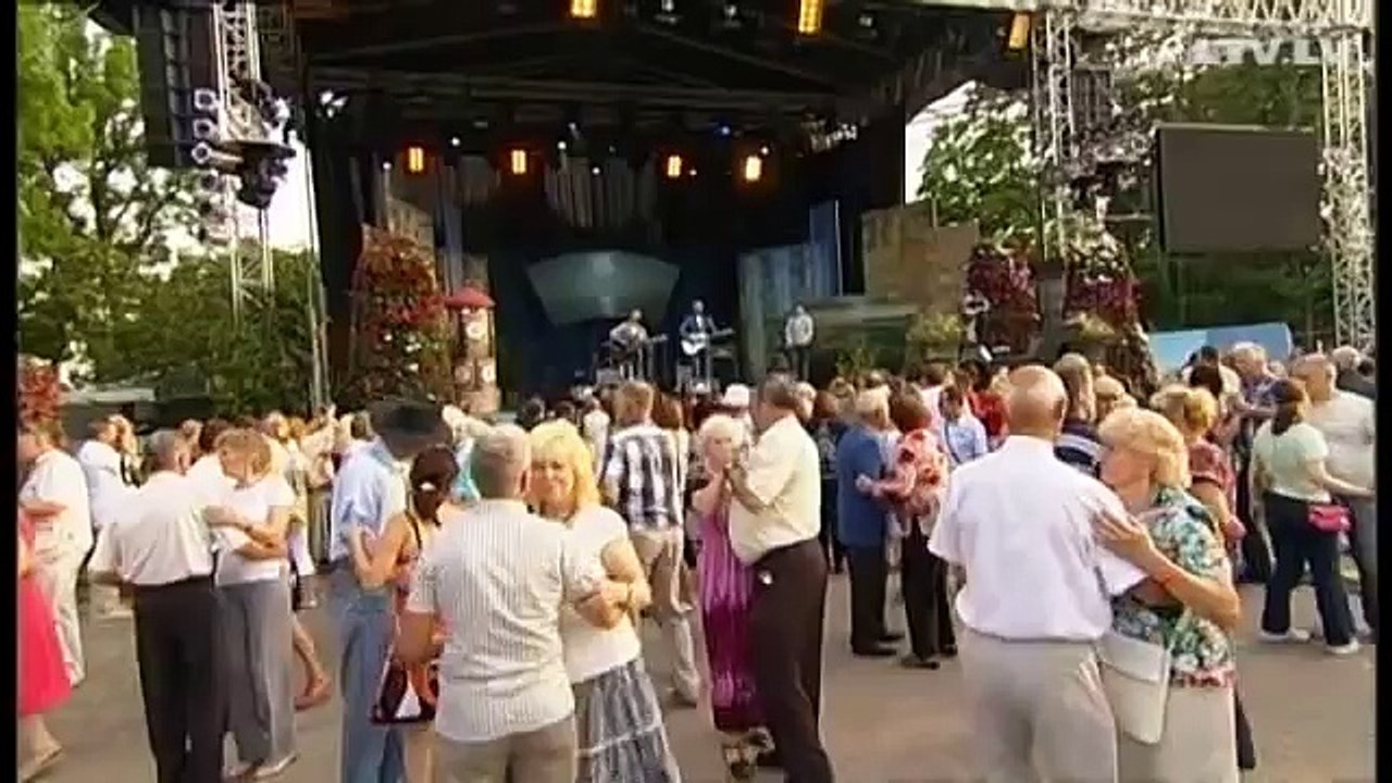 Baltie lāči - Pacel glāzi priekam