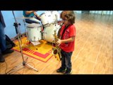 Criança Incrivel 5 anos Tocando Sax - Lucca Sax