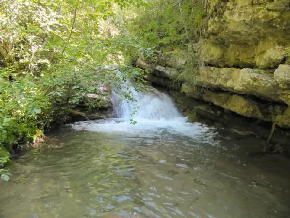 Un ruisseau de la Drôme pêché au ver avec Jean-Claude