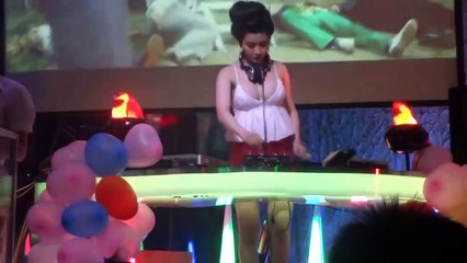DJ Yêu Nữ - Khoe Vếu cực căng ,quẫy cực xung tại Window Binh Dương