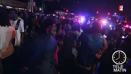 États-Unis : L'hommage à Michael Brown dégénère