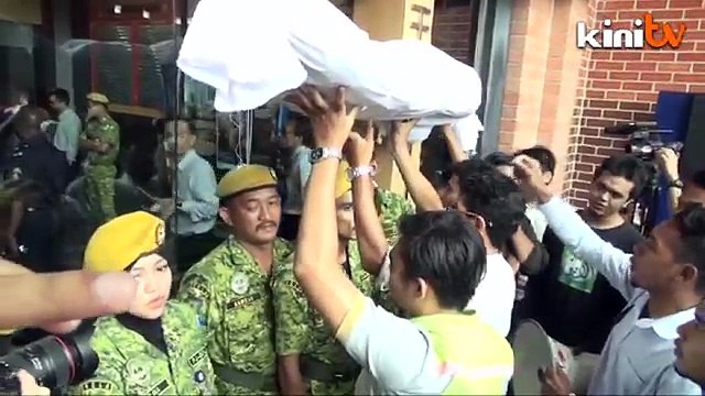 Siswa usung 'jenazah demokrasi' tuntut mansuh Akta Hasutan