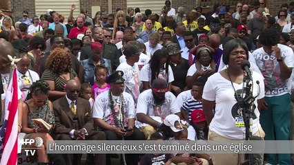 Ferguson: violences après l'hommage à Michael Brown