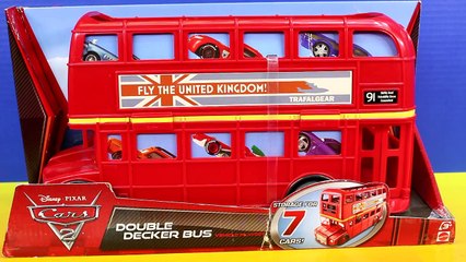 Video herunterladen: Disney Pixar Cars 2 Double Decker Bus Lightning McQueen Holley Shiftwell Doc Dinosaur