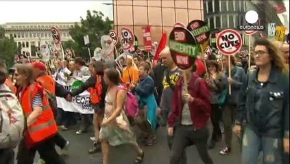 جيريمي كوربين يعد بتوجه يساري لحزب العمال البريطاني