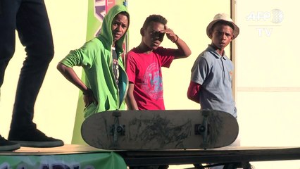 Les skateurs de Tana, champions de la bricole