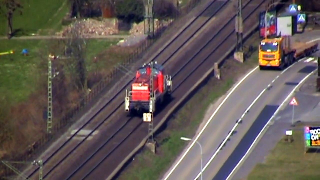 Züge bei Oberhammerstein am Rhein, BR296, CB Rail Prima, Northrail Mak G1203, 3x BR185