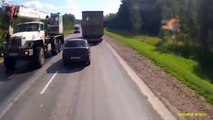 Нетерпеливый   водитель////Impatient driving causes devastating head on crash