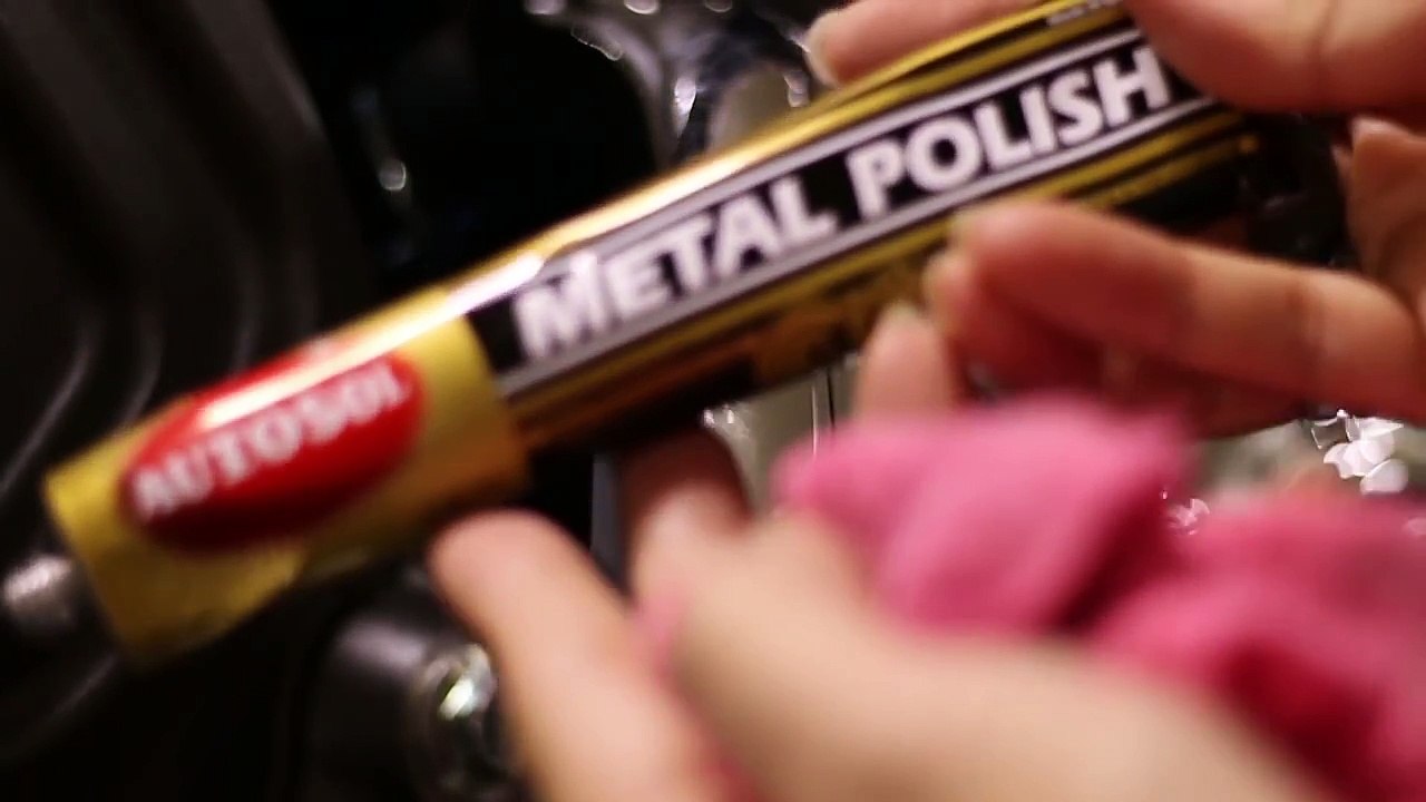 2015 Indian Scout : Remove scratches off chrome pipes