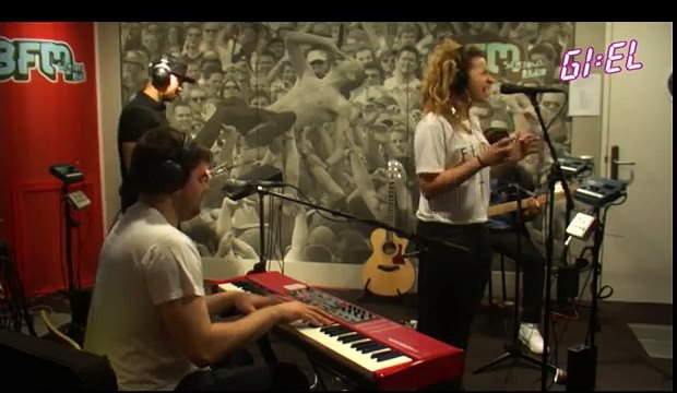 Rudimental ft. Ella Eyre LIVE: Feel The Love