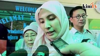 Poskad besar, 3 kek hadiah hari jadi Anwar ke 68