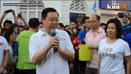 Guan Eng does the ice bucket challenge