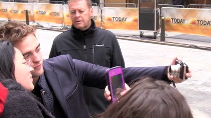 Robert Pattinson desearía tener 'más autoestima'