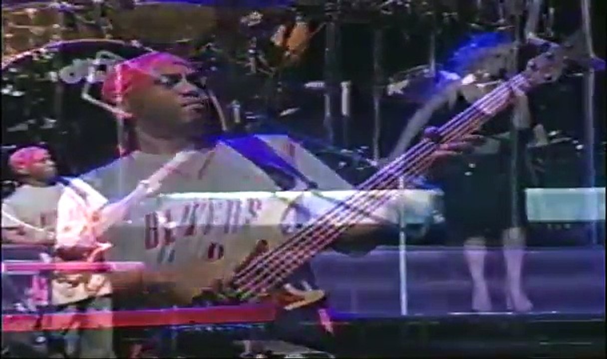 [OFICIAL DVD HQ] Mariah Carey - Band Intro - Charmbracelet Tour -  Live @  Manilla