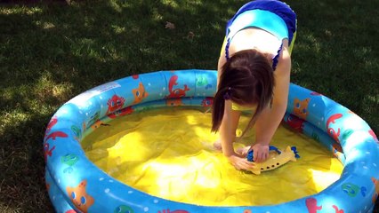 Adventures with Shopkins: Sink or Float???