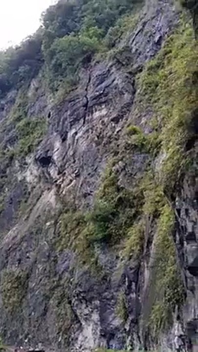 لینڈ سلائڈنگ