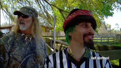 Jackass 3 - Beehive tetherball