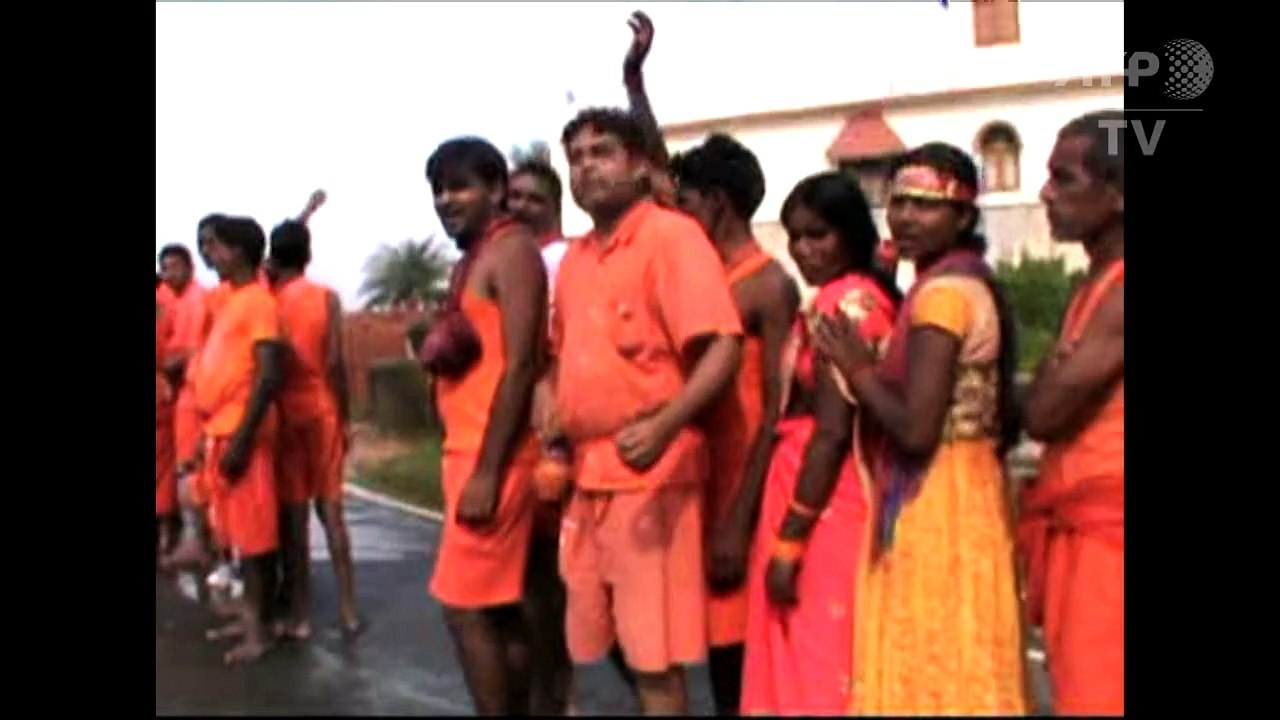 Stampede at India temple kills at least 11: police