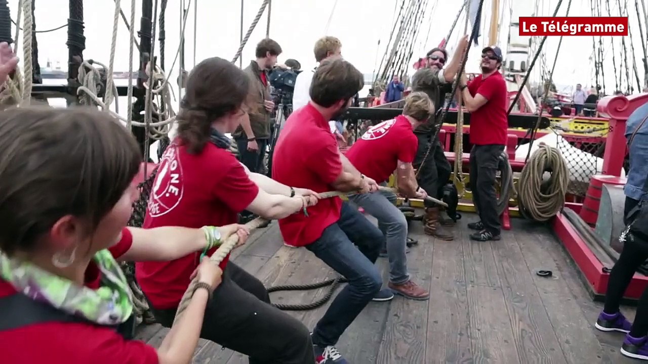 Hermione. Le capitaine heureux de l'accueil des Brestois