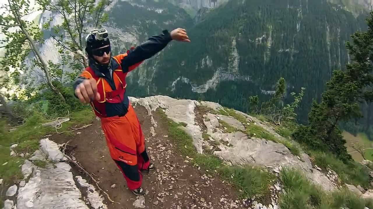 Dumpster base jump tree landing video Dailymotion