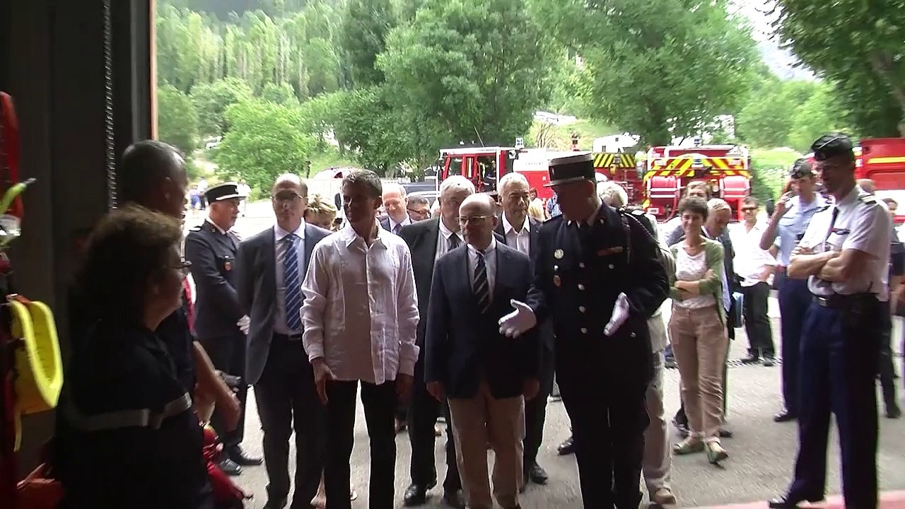 Manuel Valls et Bernard Cazeneuve en visite dans les Alpes de Haute-Provence