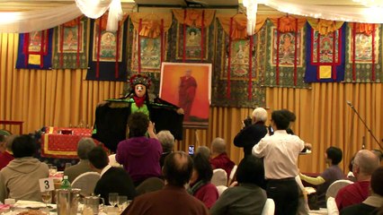 川劇變臉 -- The Magic Masks of Chinese Su-chun opera