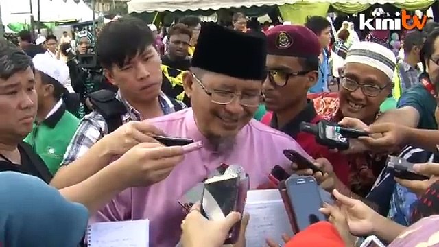 PAS excos won't quit Selangor gov't