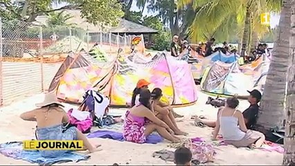 Manifestation des kitesurfeurs à Moorea
