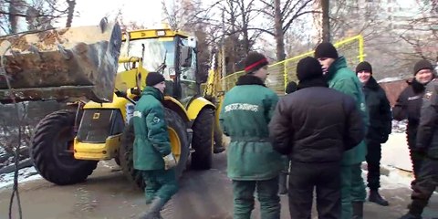 Рейдеры су-155 угрожают жителям расправой
