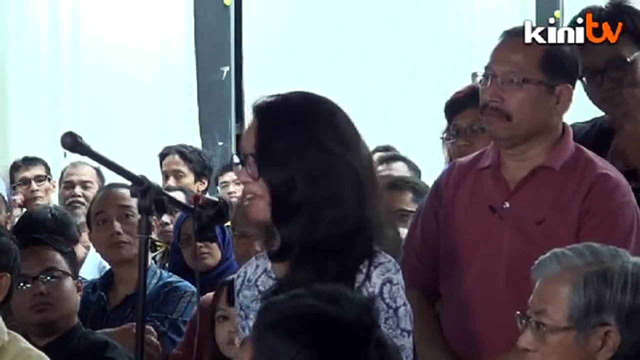 Forum 'Krisis Selangor' hangat pula dengan isu hina wanita