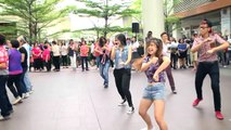 gwiyomi dance mob at jurong point