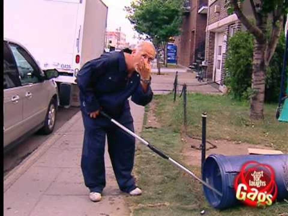 JFL Hidden Camera Prank Spraying Skunk video Dailymotion