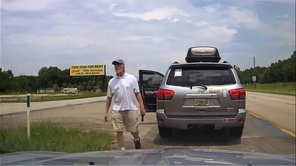 Ce policier Tase en premier et pose les questions après !