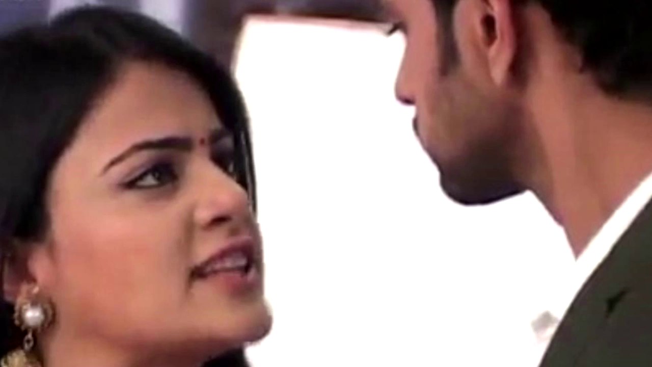 Ishani Laker Aayi Ritika Sachchai Ranvir Ke samne - 11 August 2015 - Meri Aashiqui Tum Se Hi