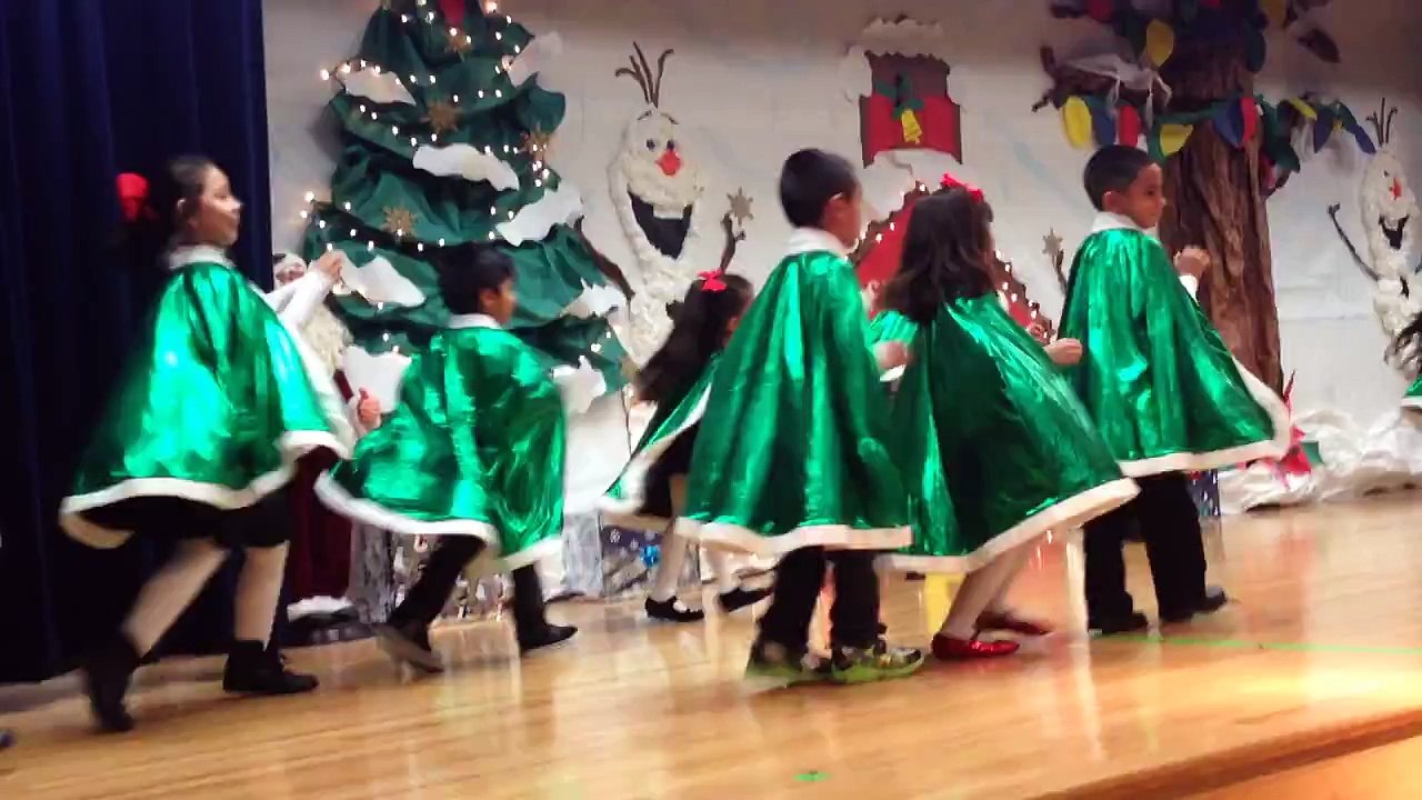 Little kids dancing