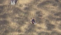 Course poursuite entre un parapente et un hélicoptère de la police