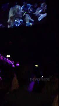 RIHANNA HITS FAN-DIAMONDS WORLD TOUR BIRMINGHAM, UK