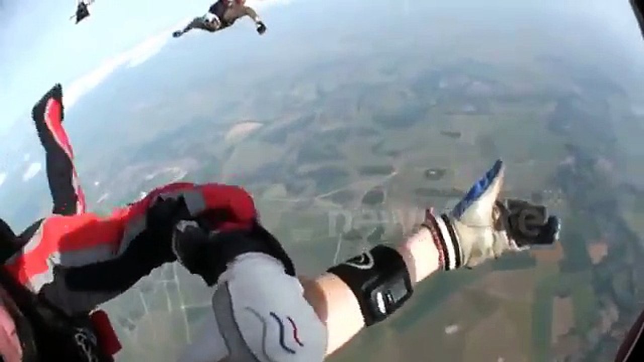 Skydiver Knocked Unconscious In Freefall Video Dailymotion