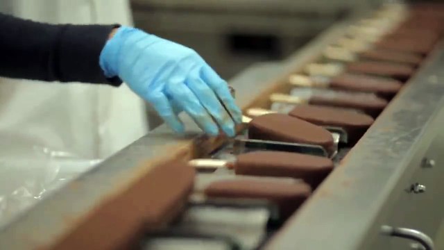 Comment sont fabriqués les glaces Magnums ?