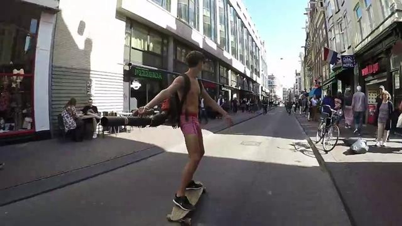 Long boarder with Leafblower