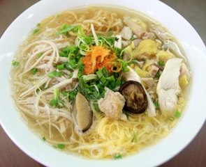 Hanoi Combo Noodle Soup Recipe (BÚN THANG)