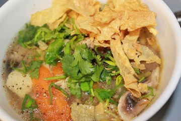 Making HU TIEU Noodles & HỦ TIẾU CHAY (Vegan)