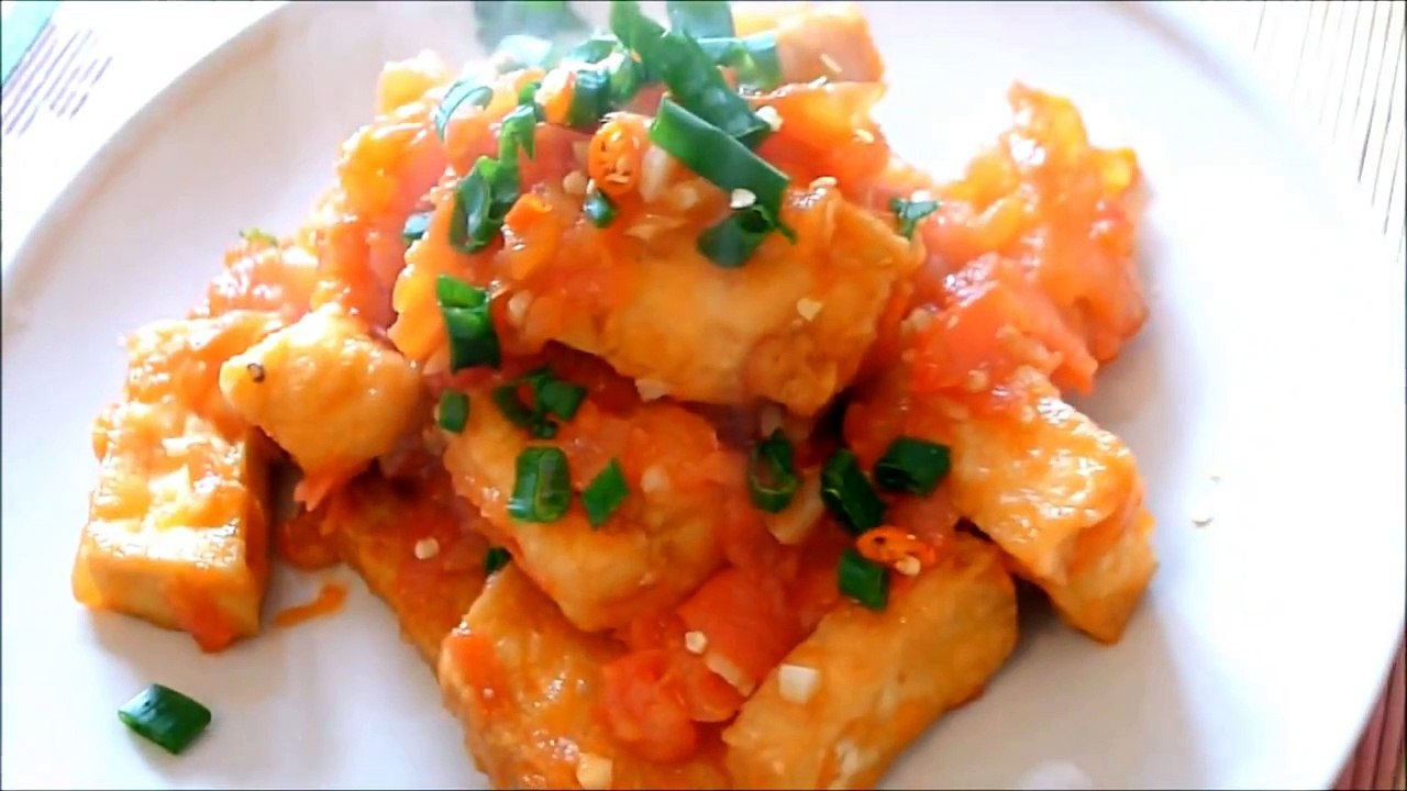 Fried Tofu in Tomato Sauce - Dau phu sot ca chua