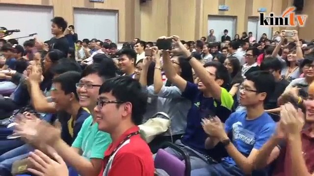 Mahathir's call to remove Najib receives thunderous applause