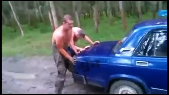 Самая смешная помощь!Прикол,ржака,угар,ржач,смешное видео.
