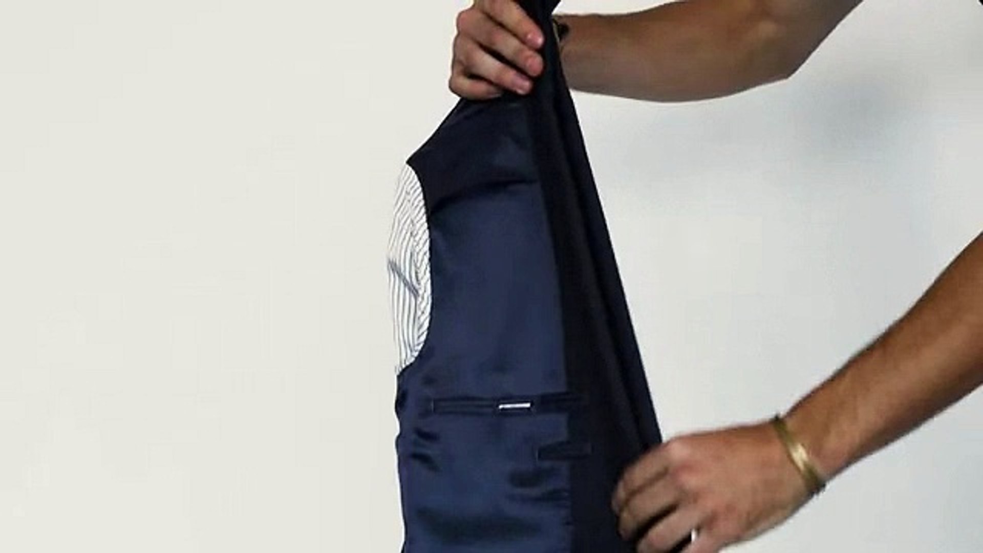 Comment plier une veste sans la froisser - GQ Style - Vidéo Dailymotion
