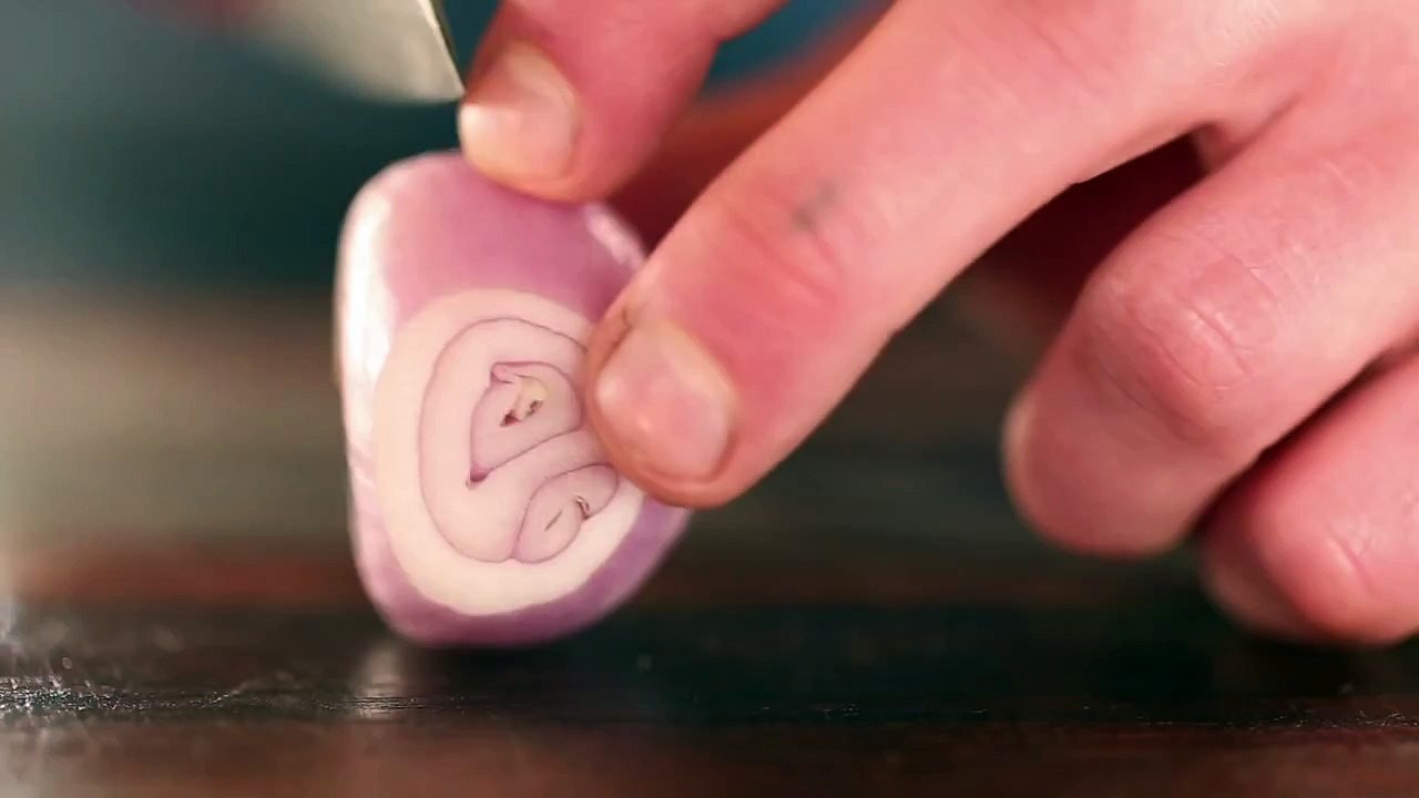 How to Mince a Shallot