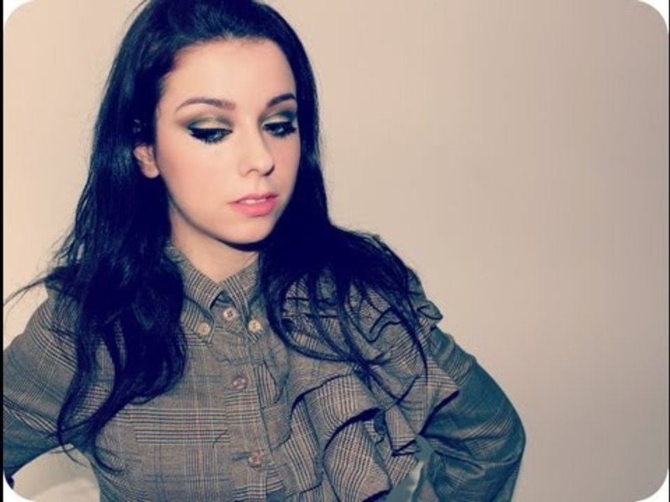 Trucco verde oro.