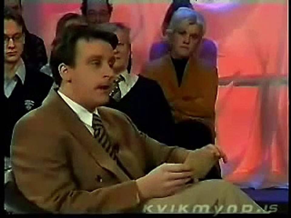 Hohe Stimme - Moderator bekommt Lachanfall (long version)