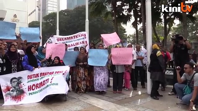 Roboh rumah: Penduduk Kg Chubadak mahu serah memo pada Agong, PM